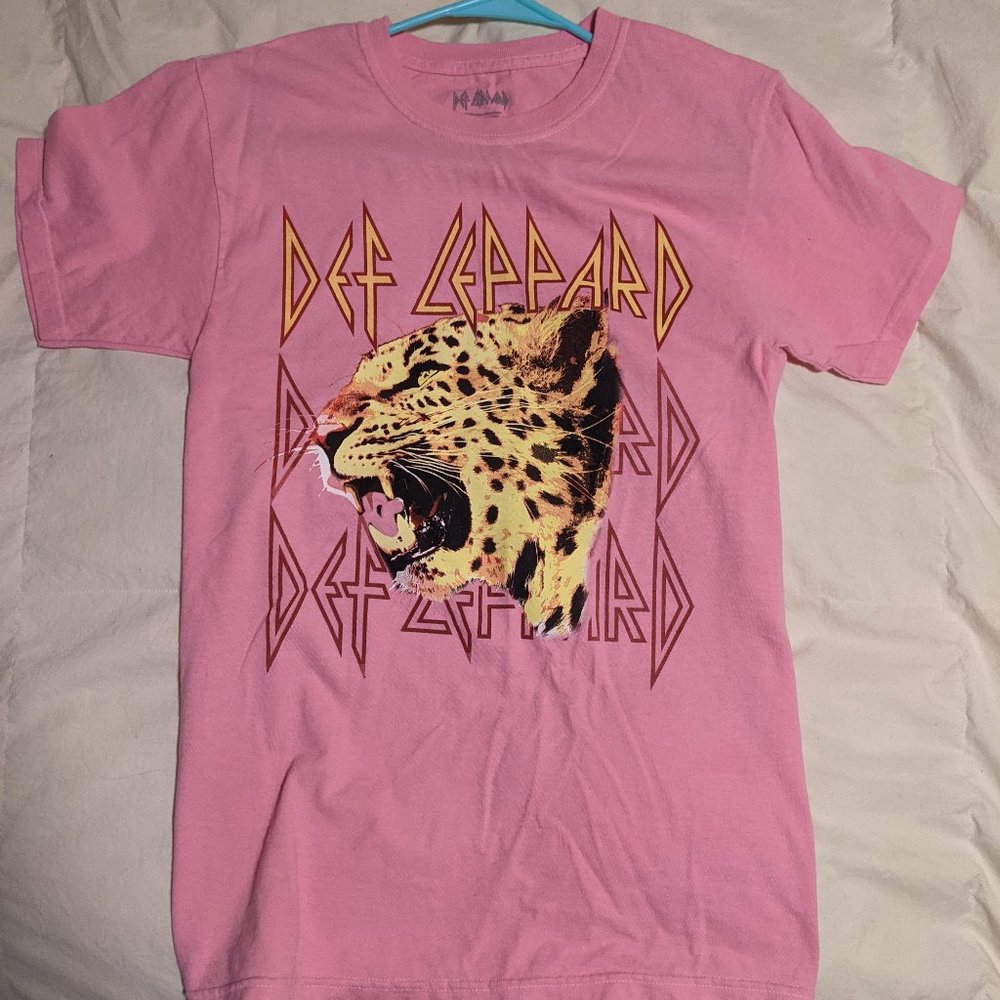 DEF LEPPARD pink shirt size small